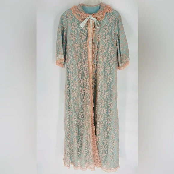 Lace Robe Kimono with Blue and Pink Accents and Ties Odette Barsa Vintage - Picture 3 of 7
